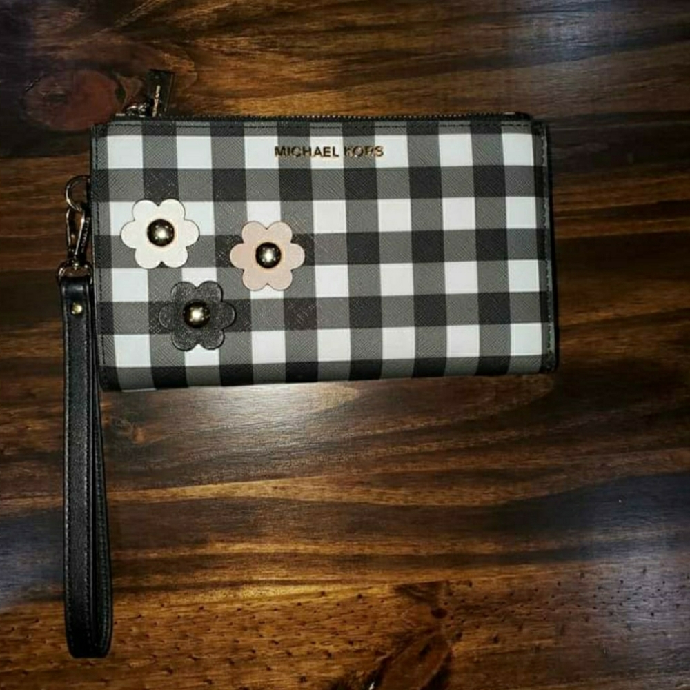 Michael Kors wristlet